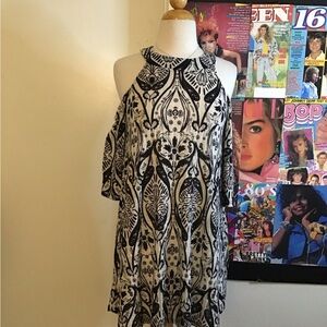 Chic Black and White Patterned Blouse